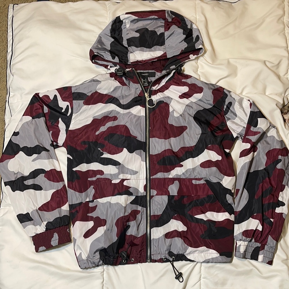 Forever21 camo Zip up windbreaker